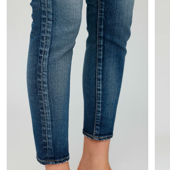 MOUSSY VINTAGE
HARRISVILLE SKINNY
Dark blue size 25
NWOT - Picture 10 of 13